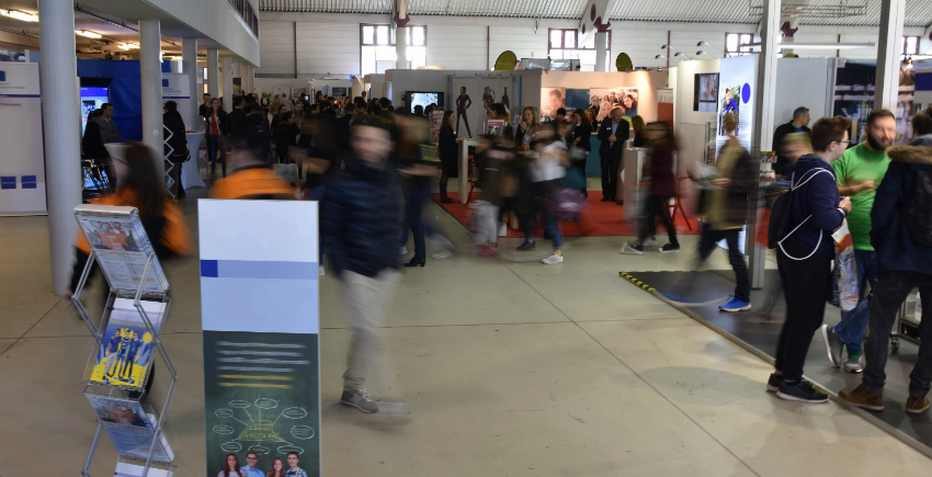 In einer Messehalle In einer Messehalle