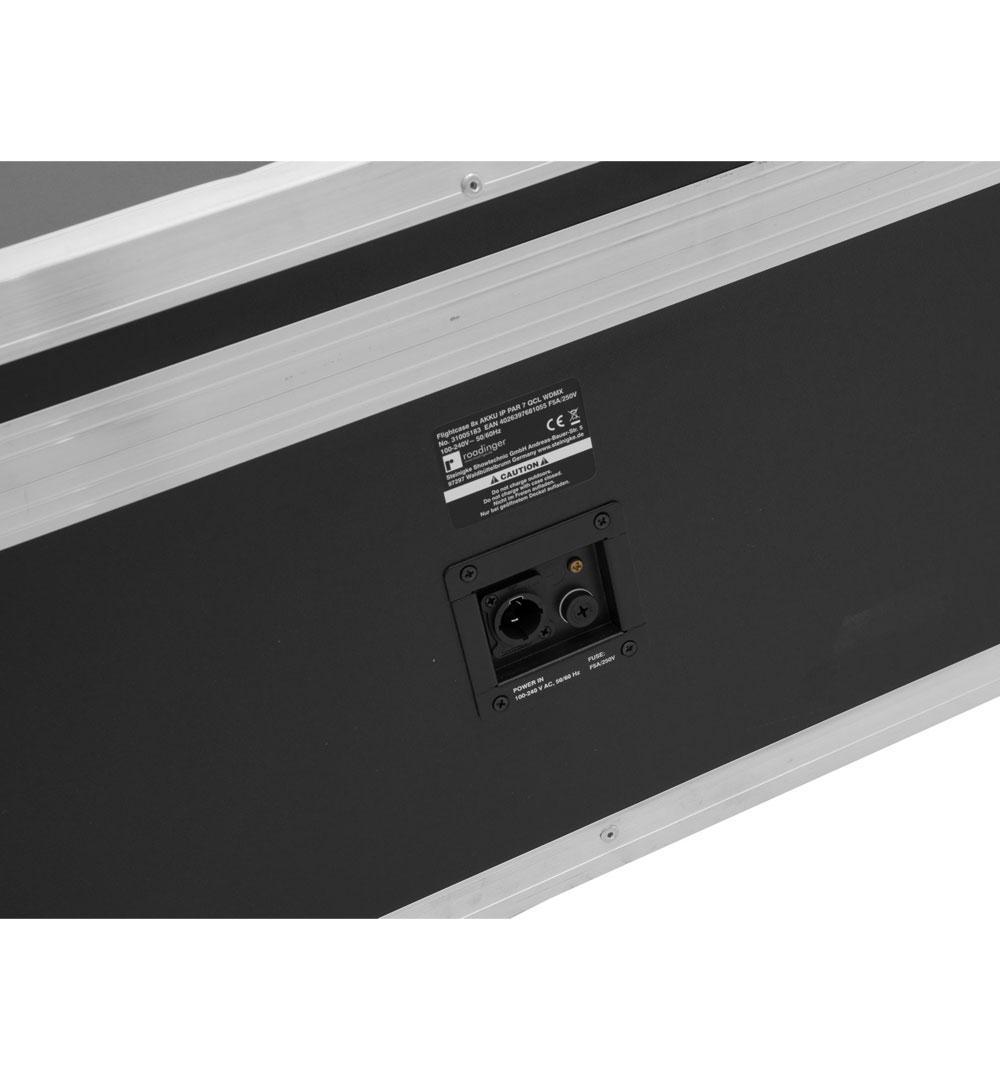 ROADINGER Flightcase 8x AKKU IP PAR 7 QCL WDMX mit Ladefunktion