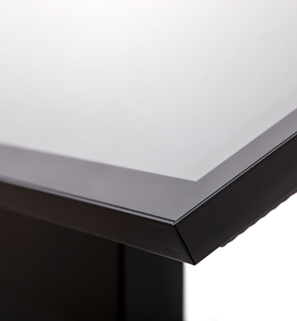 Infoterminal mit 32" Samsung-Bildschirm Schwarz - Ecke im Detail