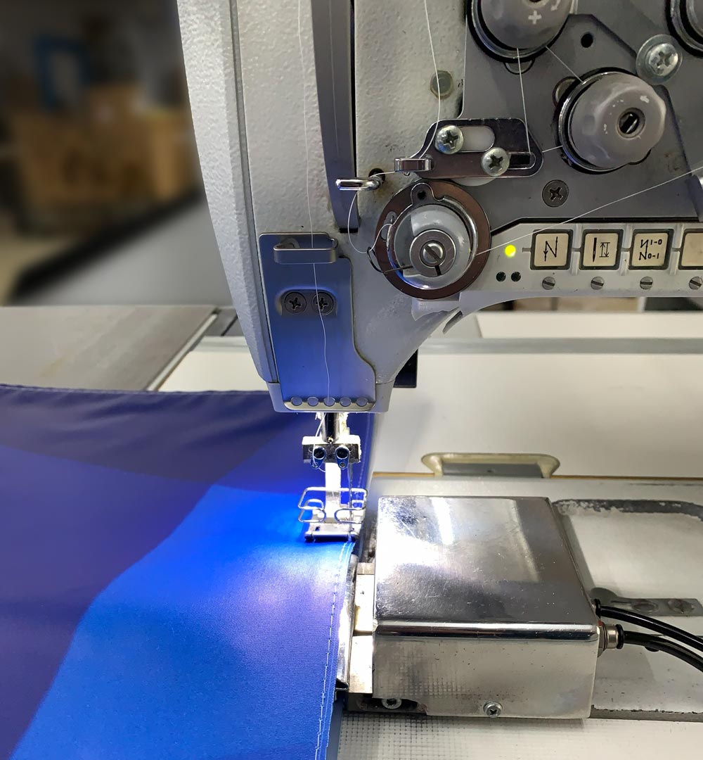 Blockoutstoff im Wunschformat - Nähmaschine Blockoutstoff im Wunschformat - Nähmaschine