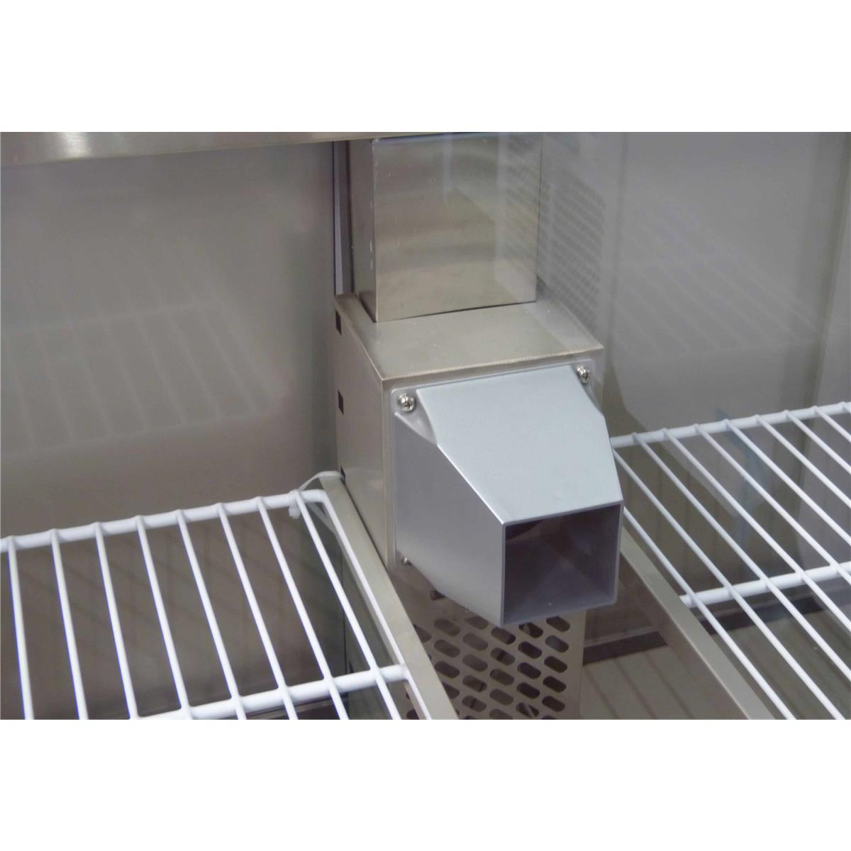 Saladette 3 Türen,137 x 70 gerader Glasaufbau, Klarglas
