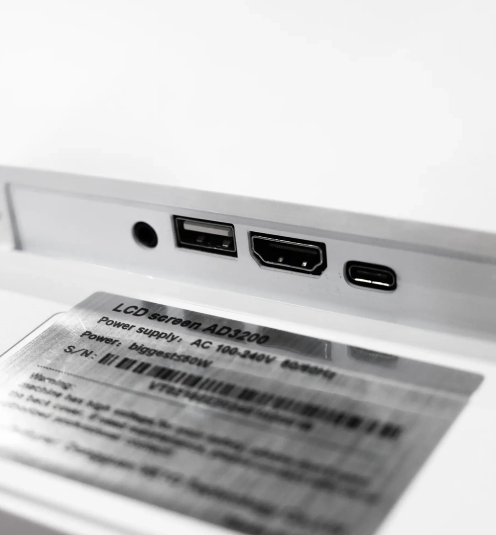 Werbemonitor 32 - Anschlüsse