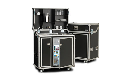 Mobiles Messecatering-Equipment mit Kofferküche für einen professionellen Messestand
