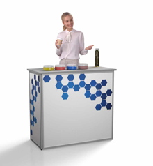 Promotion-Theke mit Vereinsbranding auf einer Vereinsmesse